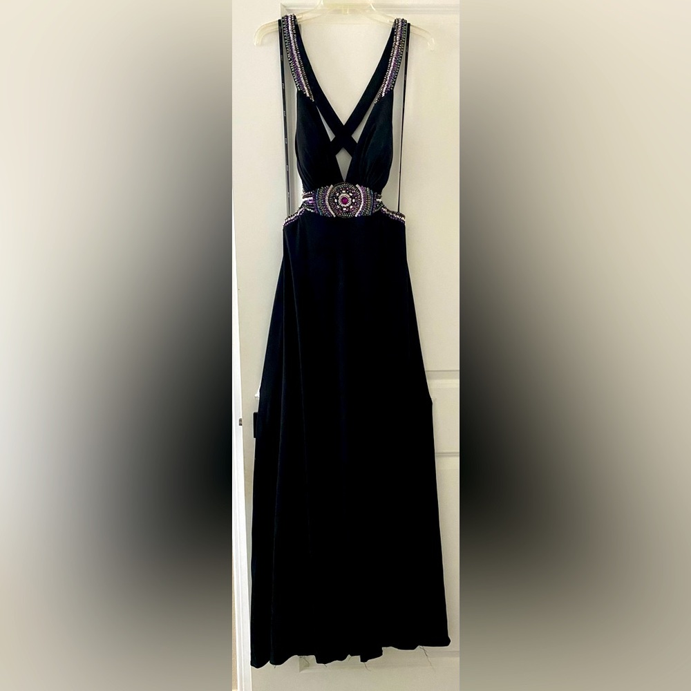 Beautiful full length Prom/Formal Dress. Backless